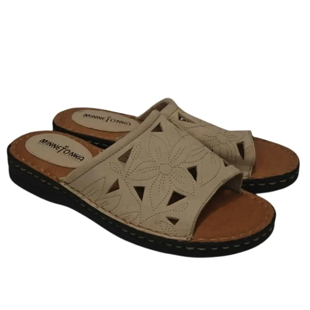 Cream Suede Minnetonka sandals sz 8
